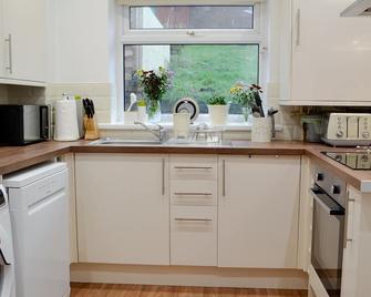 Rhonas Cottage - Abergavenny - Kitchen