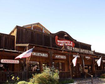 Sundance Retreat - Hemet - Gebouw