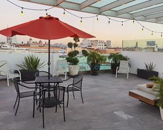 Large Apartment br3 Bedroom / 3 bathrooms very comfortable and good location. - Aguascalientes - Patio