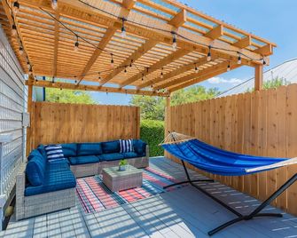 Fun 'n Sun Heated Pool & Gameroom By Fiesta Texas - San Antonio - Patio