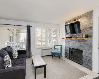 Blue Mountain Studio Oasis - The Blue Mountains - Living room
