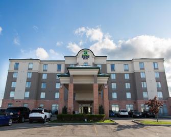 Holiday Inn Express & Suites Brampton - Brampton - Edificio