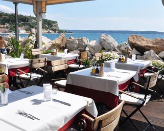 Apartments & Rooms Riva - Piran - Restaurant