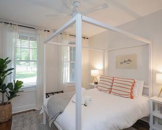 Vacation Haven Hot Tub Fire Pit Grill & Arcade - Nashville - Habitación