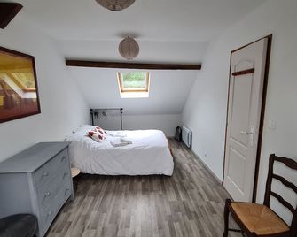 Family Cottage In The Country - Cosne-Cours-sur-Loire - Chambre