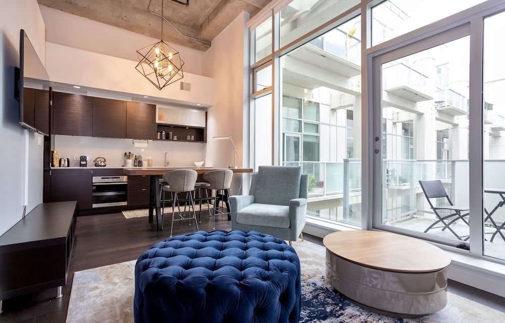 Hudson Hideaway-Historic Hudson Building in Beautiful Downtown Victoria by Victoria Prime! - ויקטוריה - סלון