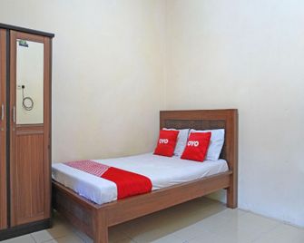 OYO 91762 Green Home Stay Syariah - Purwakarta - Habitación