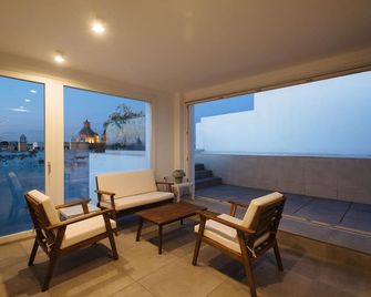 Eva Recommends Castellar Pool & Terrace - Sevilla - Balcón