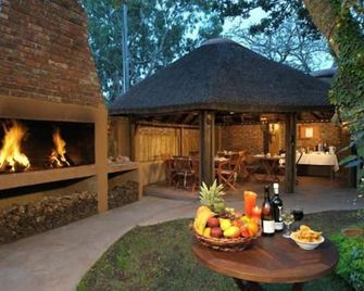 Treetops Guesthouse - Port Elizabeth - Patio