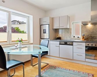 Apartment Innsbruck near Bergisel Ski Jump - Innsbruck - Kitchen