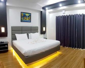 Dream Hotel - Puerto Galera - Bedroom