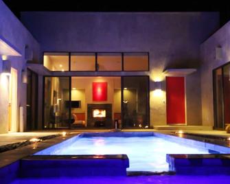 Modern Racquet Club Luxury Home - Palm Springs - Pool