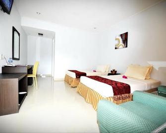 Rudang Berastagi Hotel - Berastagi - Bedroom