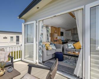 Rose View - Newquay - Balcony