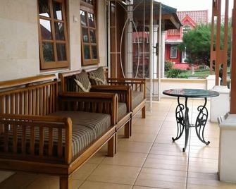 Kota Bunga Q - Cipanas - Balcon