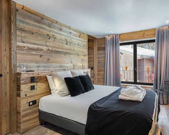 Luxury apartment for 9 in Val-d'Isère with parking - شومباني-أون-فانواز - غرفة نوم