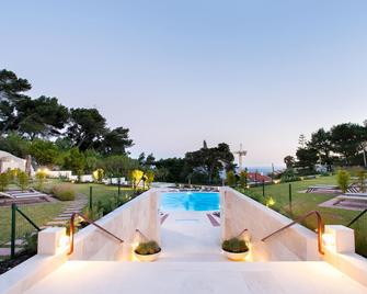 Four Points by Sheraton Sesimbra - Sesimbra - Pool