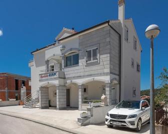 Apartments Jakic - Hvar - Budynek