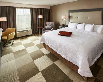 Hampton Inn by Hilton Timmins - Timmins - Bedroom