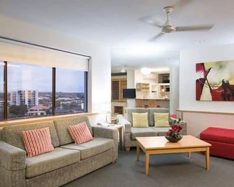 Tiki Hotel Surfers Paradise - Surfers Paradise - Living room
