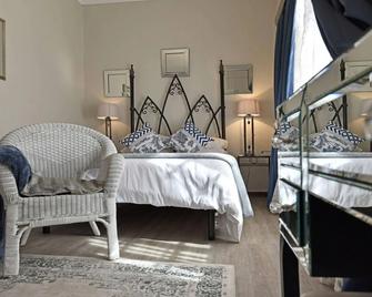 La Belle Guest House - Bloemfontein - Schlafzimmer