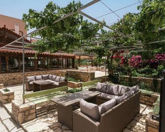 Elea Terra Hotel - Matala - Патіо