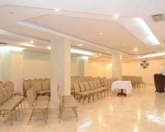 Hotel Intersuites - Barranquilla