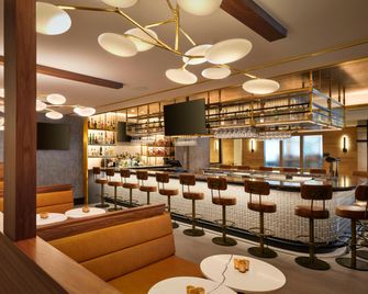 Hotel Alpenrock Breckenridge, Curio Collection by Hilton - Breckenridge - Bar