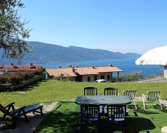 Sole - Tignale - Innenhof