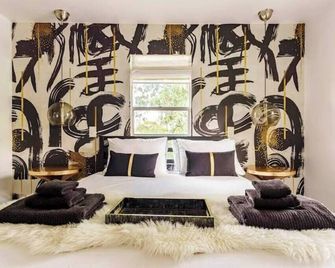 5bd 3ba - Black&white Artbnb - Antique Row Wpb - West Palm Beach - Sypialnia