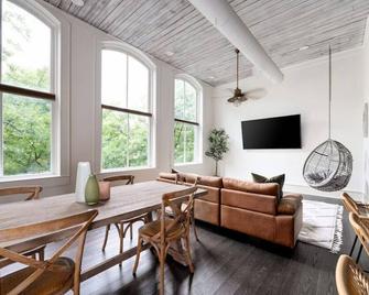 Relaxing Downtown Loft in the Heart of Macon - Macon - Essbereich