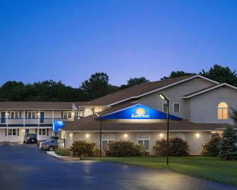 Days Inn by Wyndham Middletown/Newport Area - Middletown - Building