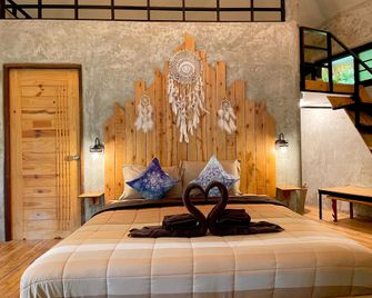 Bannaimong Treehouse - Ranong - Schlafzimmer