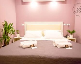 Hotel Paganini - Florence - Bedroom