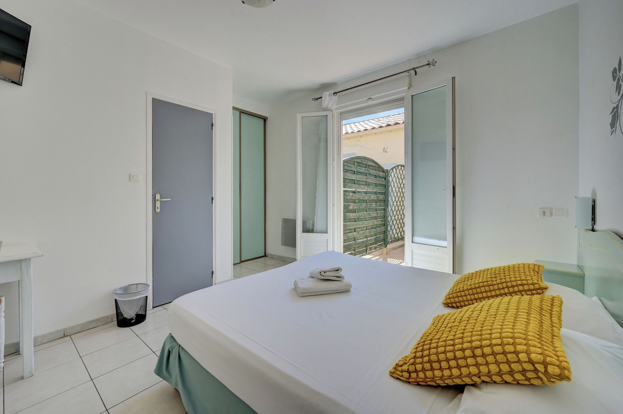 Hotel Camille - סנט-מארי דה-לה-מר