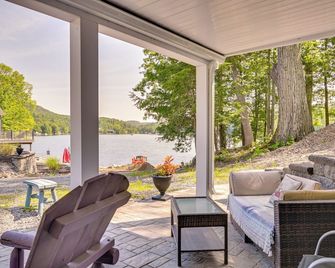 Crooked Lake Retreat: Swim, Kayak & Unwind - Averill Park