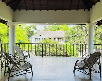 Lihini Scandic - Gampaha - Balkon