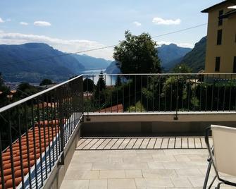 Casa Pierini - Civenna - Balkon