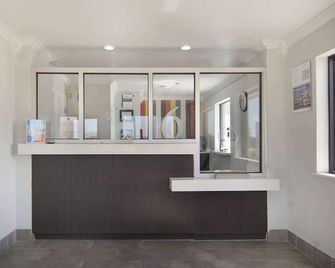 Motel 6-Lancaster, Tx - Desoto - Lancaster - Lancaster - Front desk