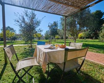 Poggio all'Agnello Sport & Family Holidays - Piombino - Patio