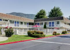 Motel 6 Grants Pass - Grants Pass - Toà nhà