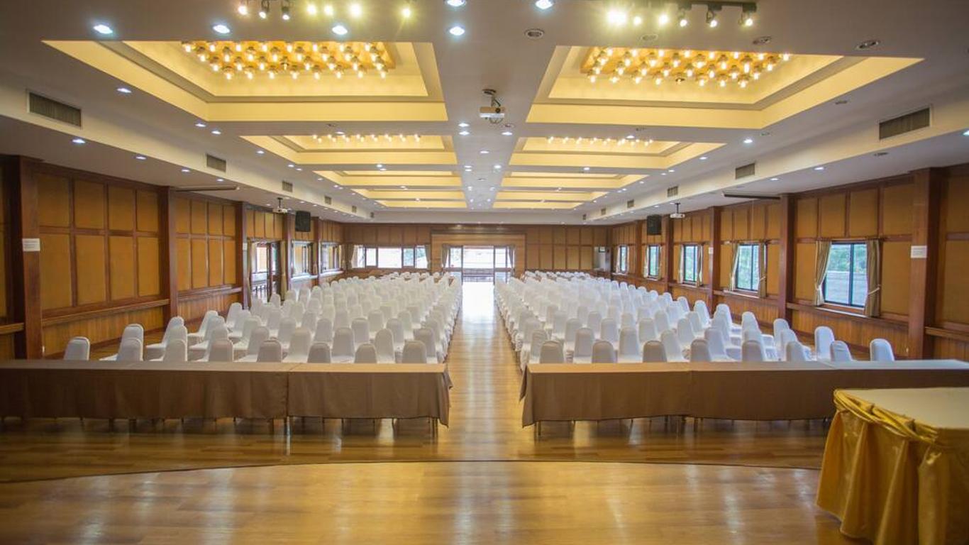 100 Islands Resort & Spa