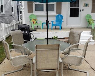 Bay Side Adorable 2 BR 1 Bath cottage - North Wildwood - Patio