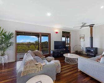 50kms of stunning ocean & hinterland views with pool - Bald Knob - Sala de estar