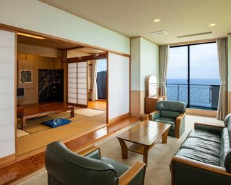 Nadaura Onsen Motoyu Isopp - Himi
