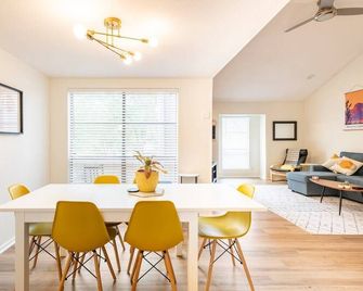 3-bedroom vacation home just 3 minutes to South Congress Avenue - Austin - Salle à manger