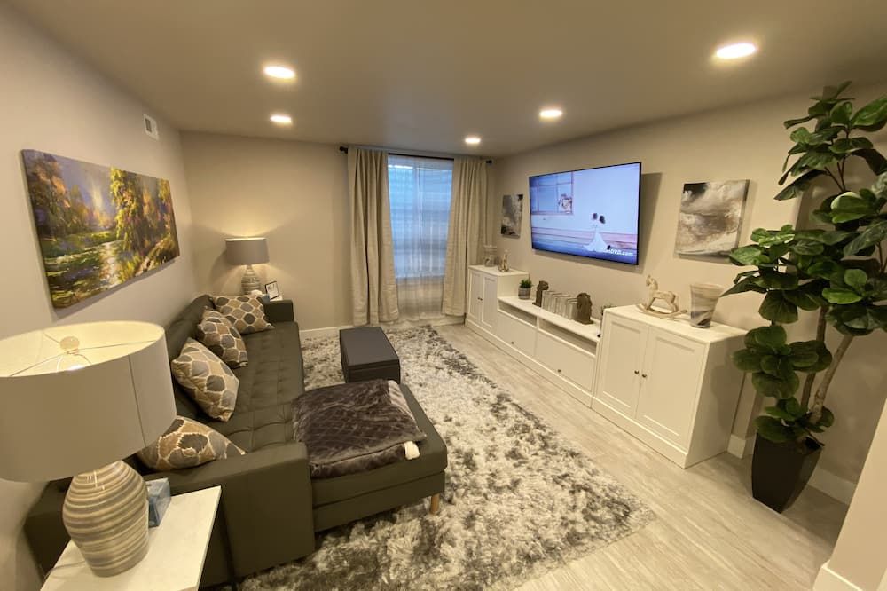 Luxurious Private Apartment in South Jordan, Utah - South Jordan - Obývací pokoj