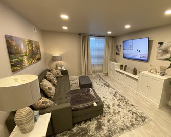 Luxurious Private Apartment in South Jordan, Utah - South Jordan - Obývací pokoj