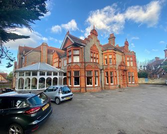 Sure Hotel by Best Western Reading - Reading - Building