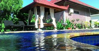 Large room perfect for families - Buleleng - Pool